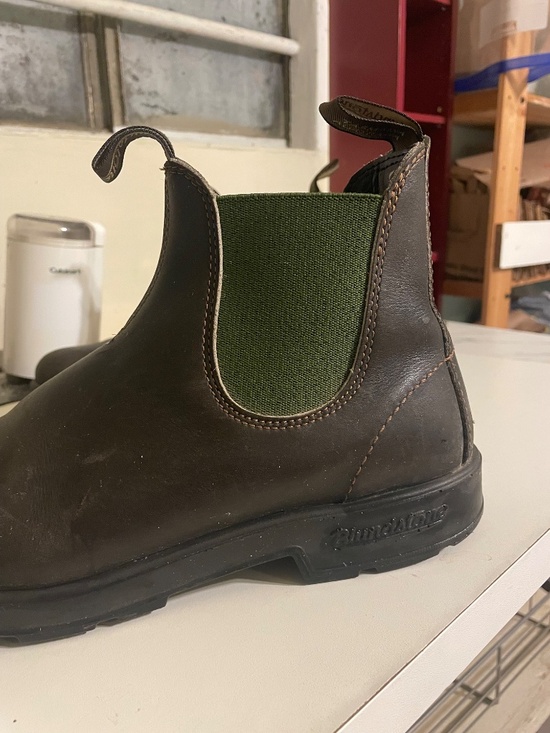 BLUNDSTONE SIZE 11 UK (SIZE 12 USA) BROWN / GREEN TRIM BOOT